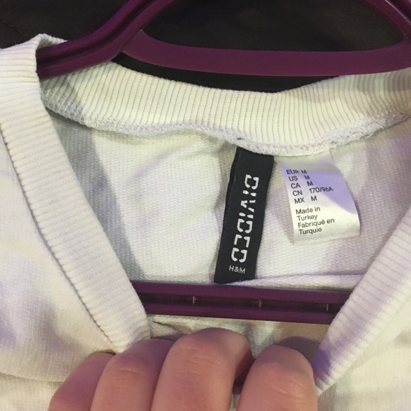 cross sweater - Picture 2 of 2